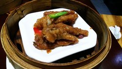 凤爪的造型不是很好看阿， 味道却是软糯入味阿！