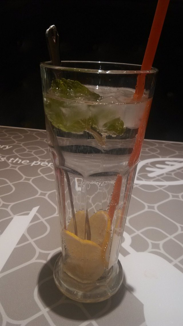 柠檬气泡饮料