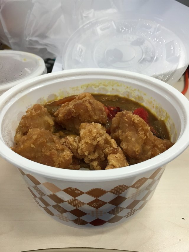 炸鸡块咖喱饭