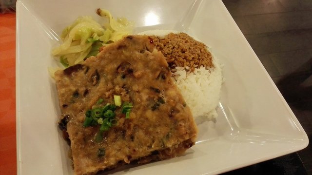 鱿鱼鸡肉肉饼饭