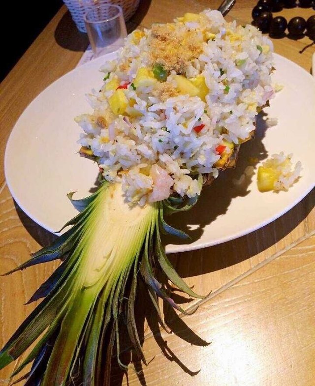 菠萝大虾炒饭