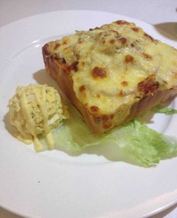 鲔鱼蛋酥披萨