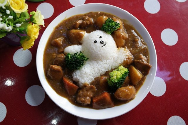 咖喱兔鸡肉饭