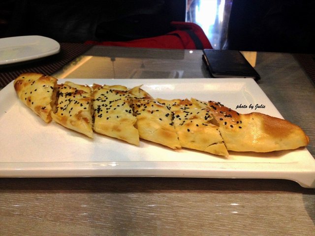 好长段的鸡肉饺子