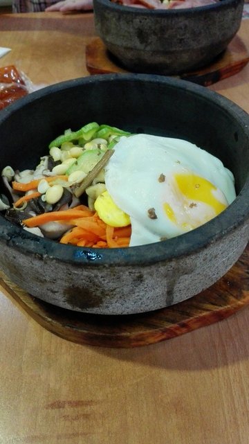 传统石锅拌饭
