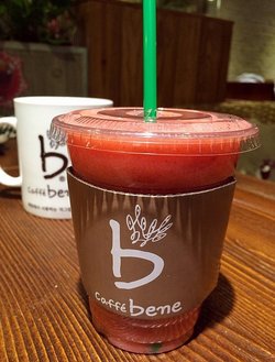 草莓酸奶沙冰