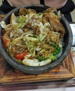 石锅肥牛泡菜饭
