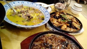 玉米渣炖野兔