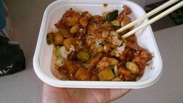 宫保鸡丁盖饭
