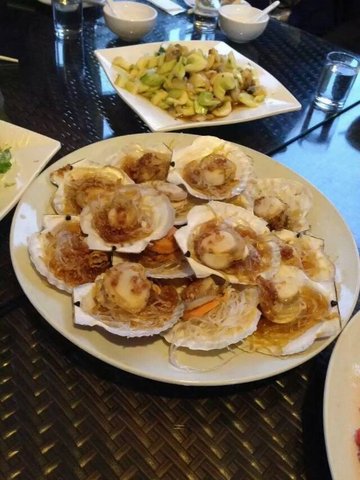 蒜茸粉丝蒸扇贝