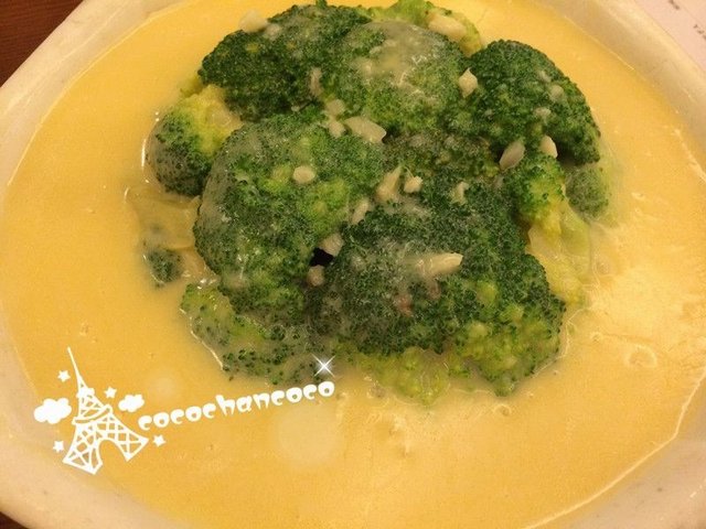 蒜蓉牛油焗西兰花