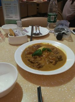 马来咖喱牛腩配烤饼