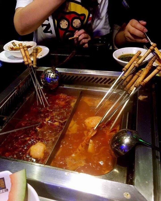 西红柿酸汤鸳鸯锅