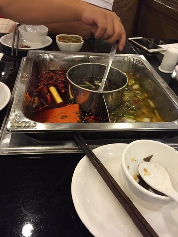 酸菜鱼鸳鸯锅