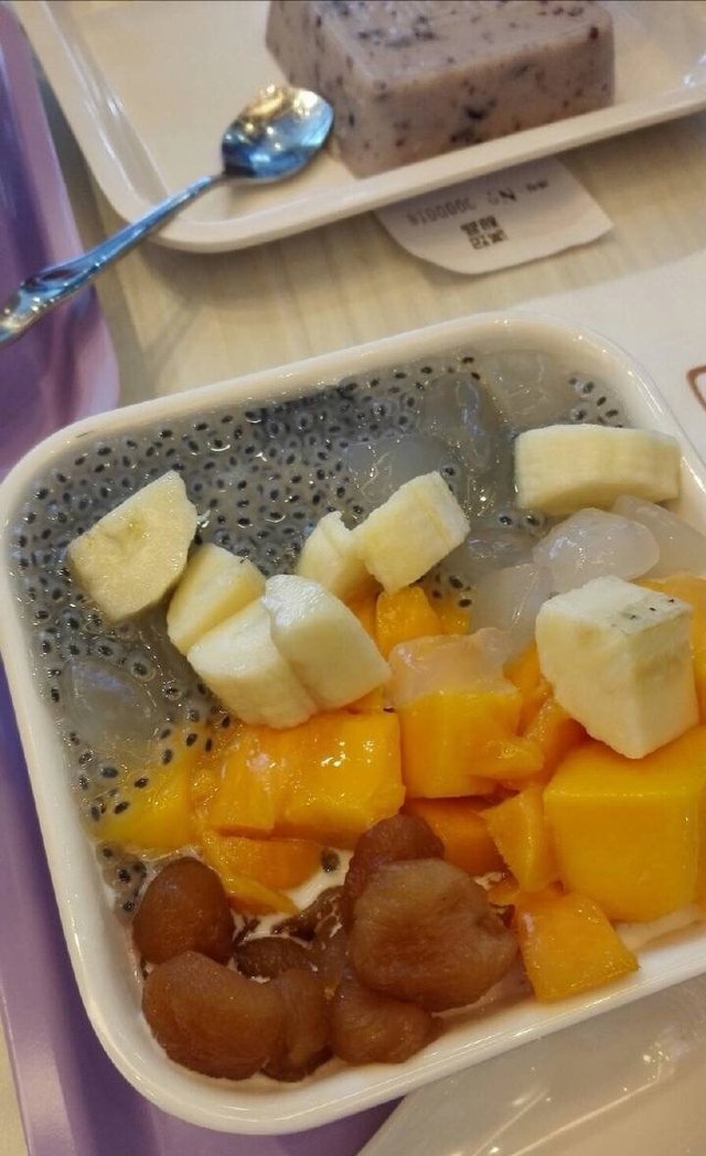 白雪黑珍珠