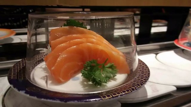 三文鱼鱼腩刺身