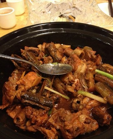 黄鳝煲