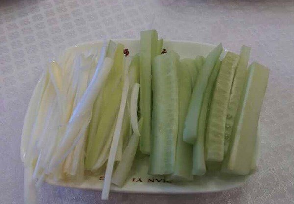 黄瓜葱丝