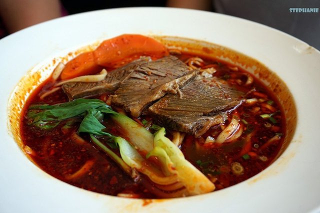金牌麻辣牛肉面