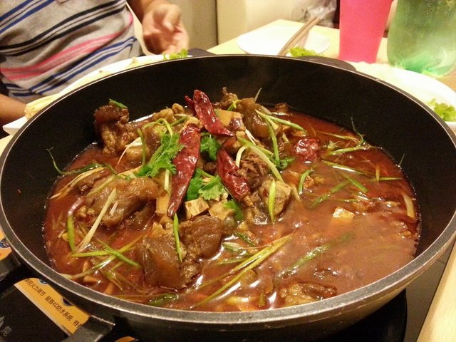香辣牛板筋火锅