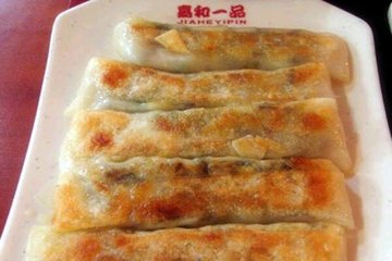猪肉大葱的锅贴