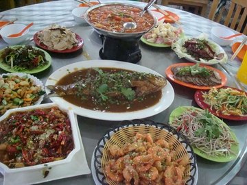 家常铁锅炖鱼