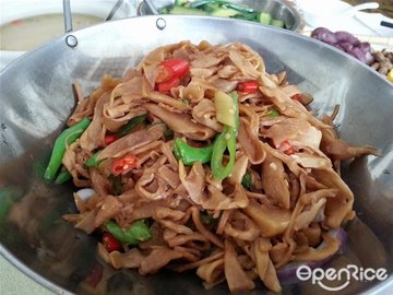 干锅油焖笋