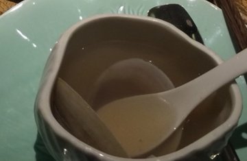椰肉香茅炖海蚌