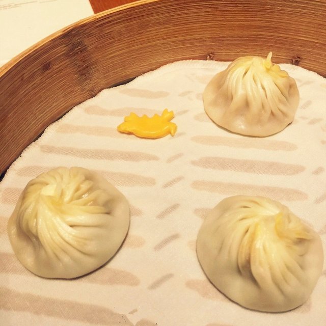 蟹粉小笼包
