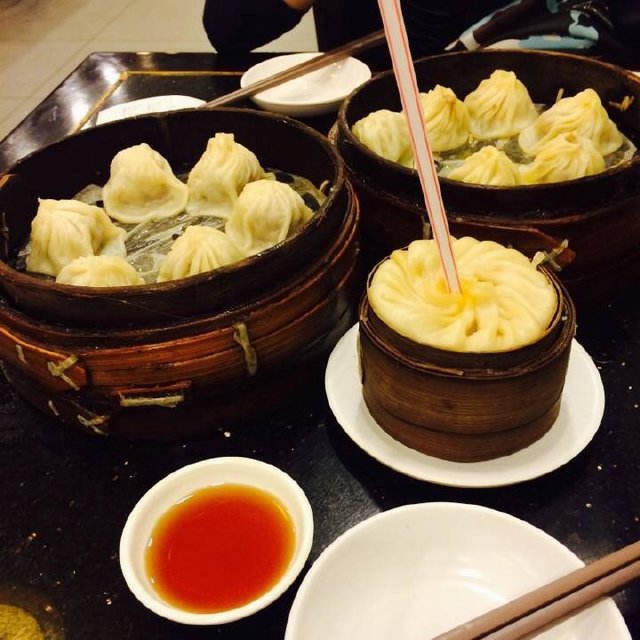 蟹黄灌汤包