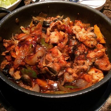 精品焖鲶鱼锅