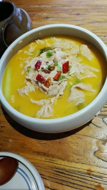 酸菜松板肉