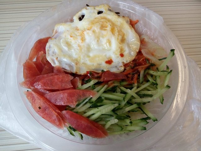 腊肠石锅拌饭+鸡蛋