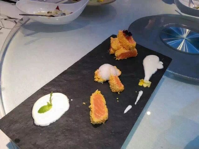 脆皮黄金三文鱼
