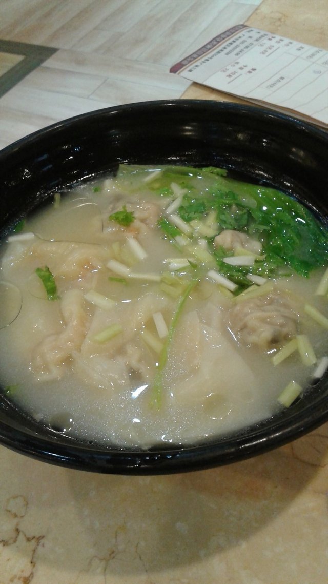 生拆鲜虾净云吞