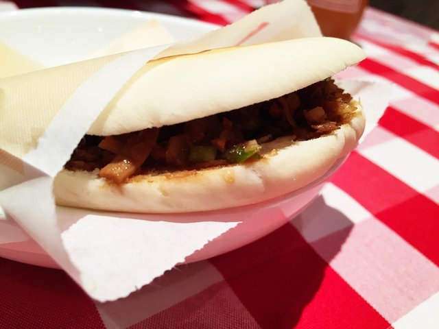 黑猪肉夹馍