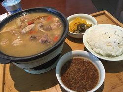 麻油鸡煲