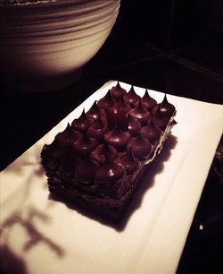 酒酿樱桃巧克力蛋糕