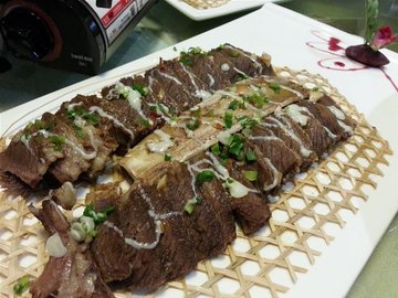 蜜汁牛仔骨