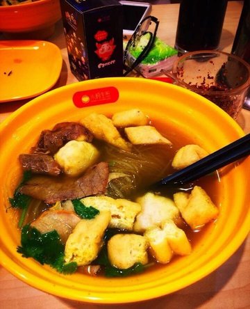 油豆腐牛肉粉丝汤
