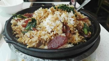 腊味煲仔饭
