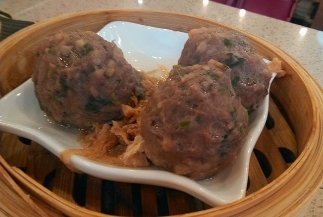 老陈皮蒸牛肉丸