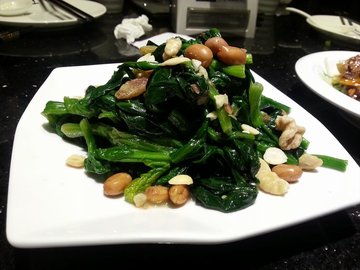 果仁菠菜