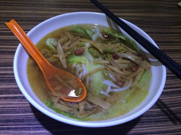 酸辣笋尖米粉