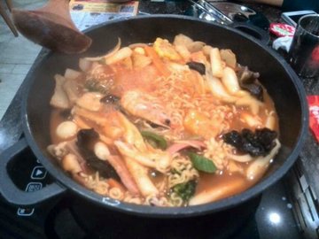 传统年糕火锅