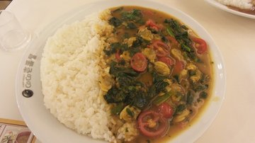 蛤蜊菠菜番茄咖喱饭