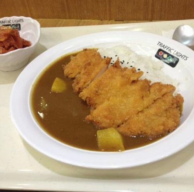 炸鸡排咖喱饭