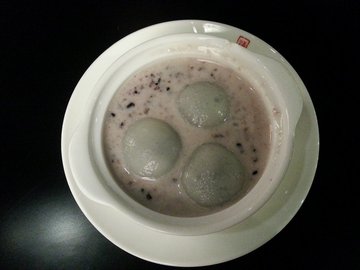 芝麻汤圆紫米露