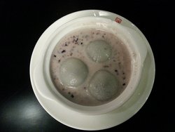 芝麻汤圆紫米露