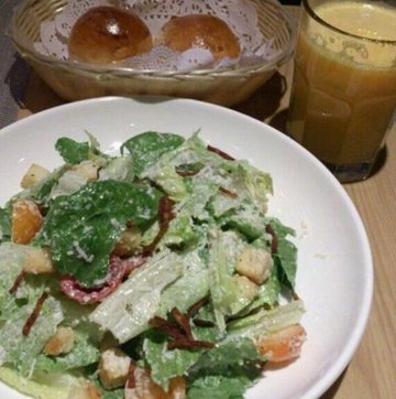 凯撒色拉